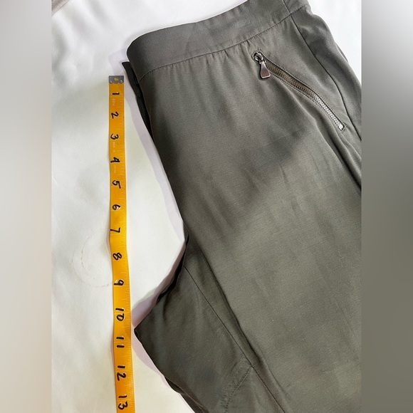 W by WORTH Olive green crop ruched cargo pants size S. - Picture 12 of 13